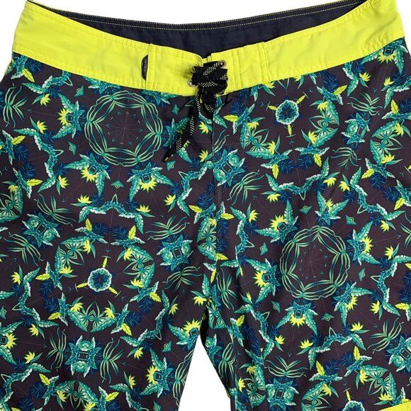 Quiksilver All Over Print AOP Board Shorts 34 Black Swim Pockets Drawstring - Picture 2 of 5